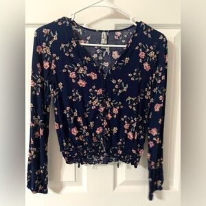 Mudd Long Sleeve Floral Top. Navy and floral.
